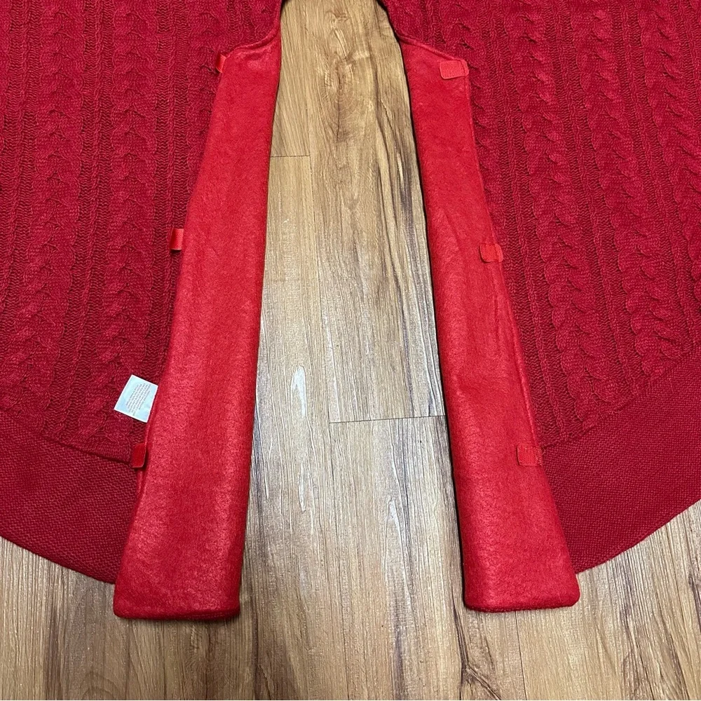 48-inch Red Cable Knit Tree Skirt